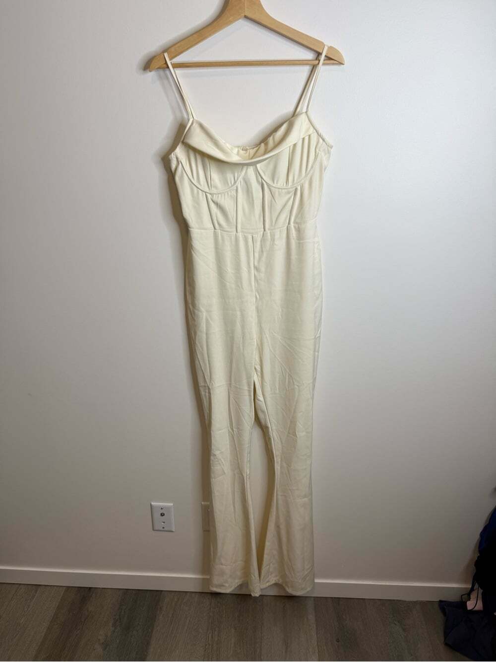 PrettyLittleThing Cream Sleeveless Structured Jumpsuit size 8 flared pant suit
